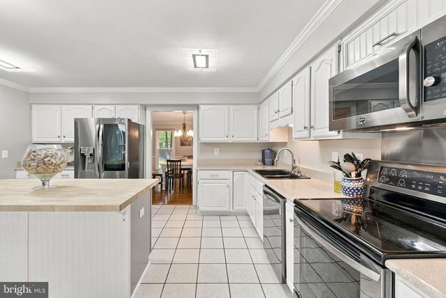 10080 GREENWICH WOOD DR, Nokesville, VA 20181
