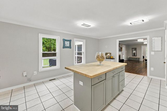 10080 GREENWICH WOOD DR, Nokesville, VA 20181
