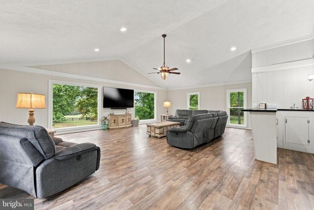 10080 GREENWICH WOOD DR, Nokesville, VA 20181