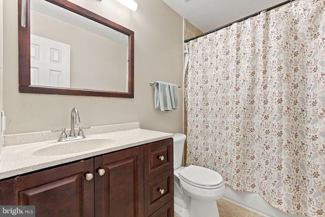 10080 GREENWICH WOOD DR, Nokesville, VA 20181