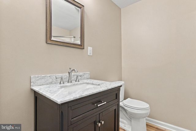 10080 GREENWICH WOOD DR, Nokesville, VA 20181