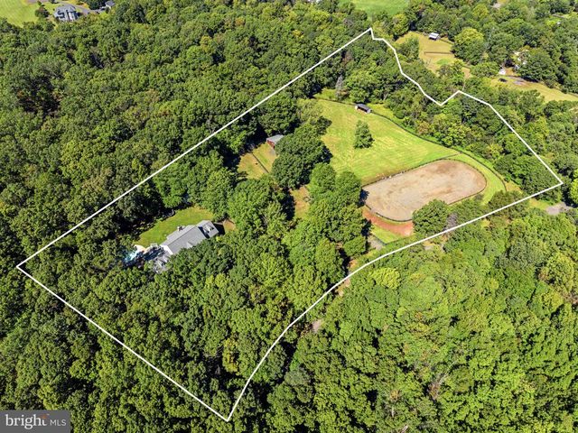 10080 GREENWICH WOOD DR, Nokesville, VA 20181