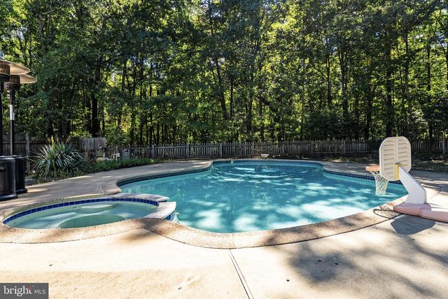 10080 GREENWICH WOOD DR, Nokesville, VA 20181