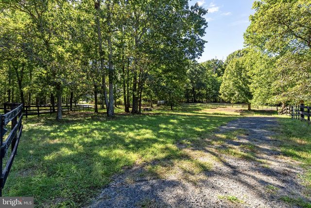 10080 GREENWICH WOOD DR, Nokesville, VA 20181