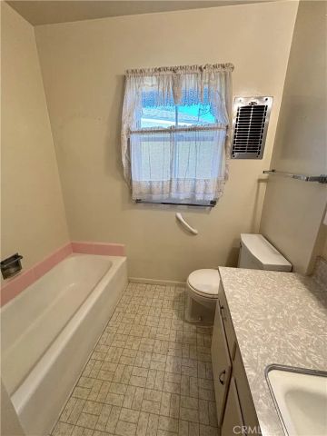 2771 Rutgers, Long Beach, CA 90815