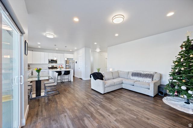 7087 N SLICK ROCK WAY, Eagle Mountain, UT 84005