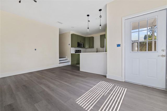 8303 N 11TH STREET, Tampa, FL 33604