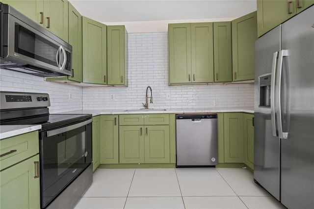 8303 N 11TH STREET, Tampa, FL 33604