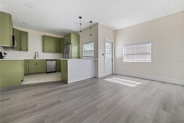 8303 N 11TH STREET, Tampa, FL 33604