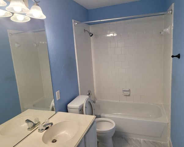 2104 Royal Oak Drive, Bedford, TX 76021