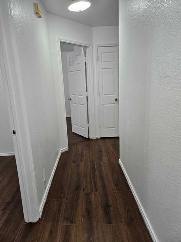 2104 Royal Oak Drive, Bedford, TX 76021