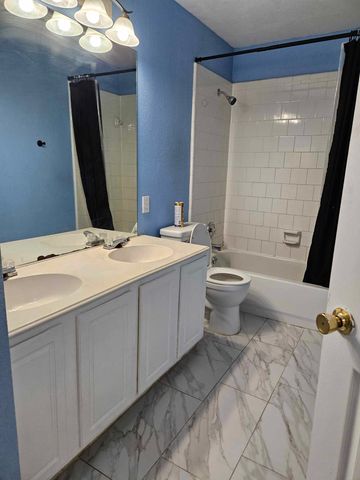 2104 Royal Oak Drive, Bedford, TX 76021