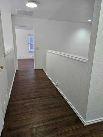 2104 Royal Oak Drive, Bedford, TX 76021