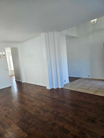 2104 Royal Oak Drive, Bedford, TX 76021