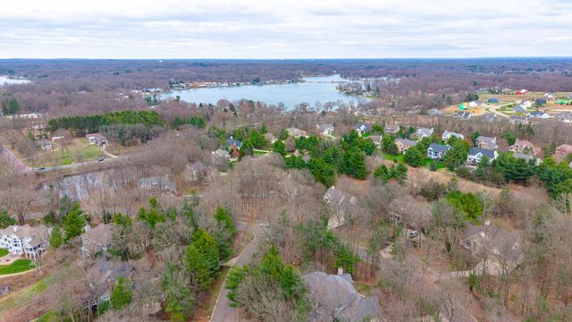 8149 Barony Point, Texas Twp, MI 49071