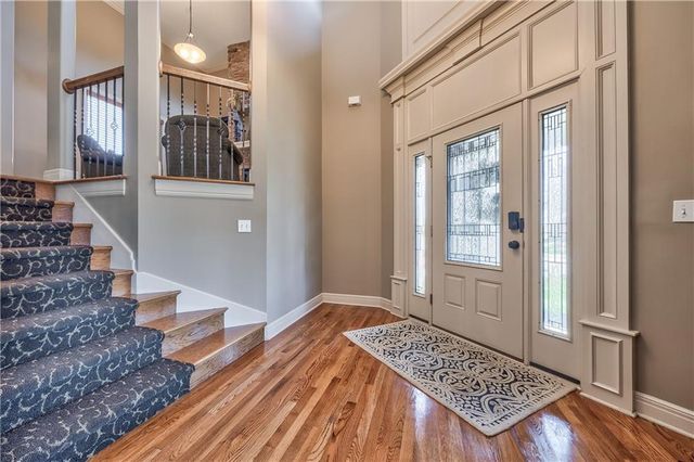 9618 S Appleridge Lane, Lenexa, KS 66227