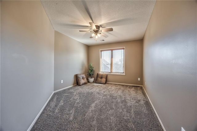 9618 S Appleridge Lane, Lenexa, KS 66227