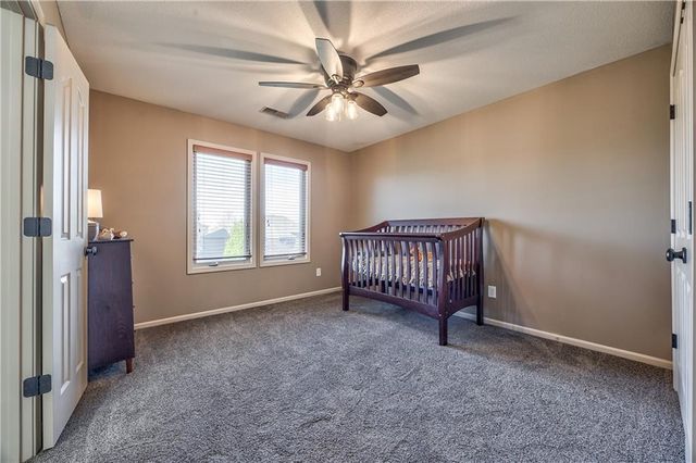 9618 S Appleridge Lane, Lenexa, KS 66227