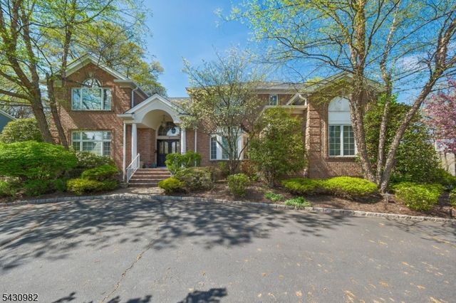 4 Fordham Rd, Livingston Twp., NJ 07039