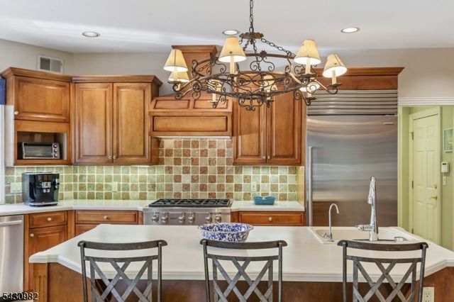4 Fordham Rd, Livingston Twp., NJ 07039