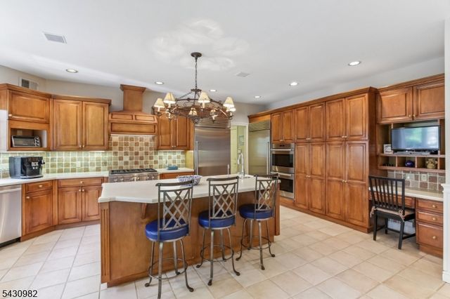 4 Fordham Rd, Livingston Twp., NJ 07039
