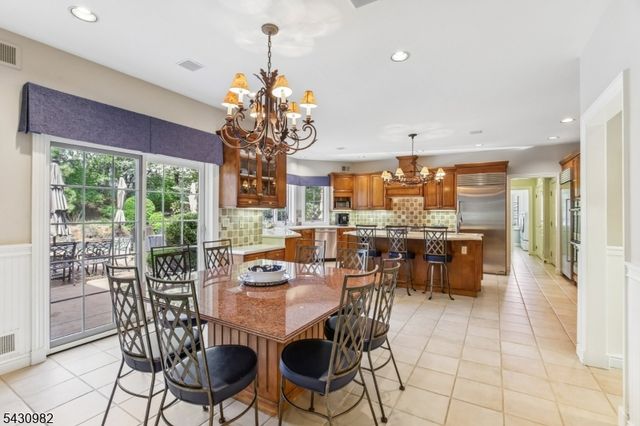 4 Fordham Rd, Livingston Twp., NJ 07039