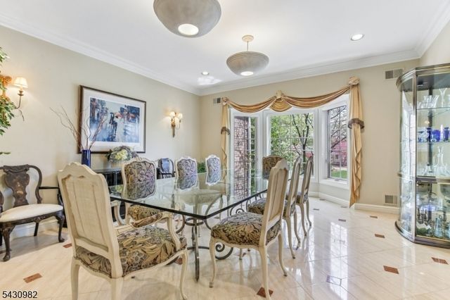 4 Fordham Rd, Livingston Twp., NJ 07039