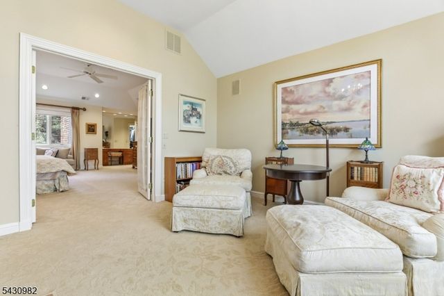 4 Fordham Rd, Livingston Twp., NJ 07039