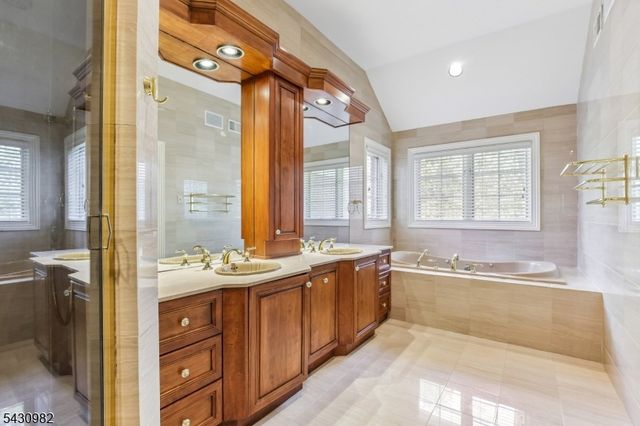 4 Fordham Rd, Livingston Twp., NJ 07039