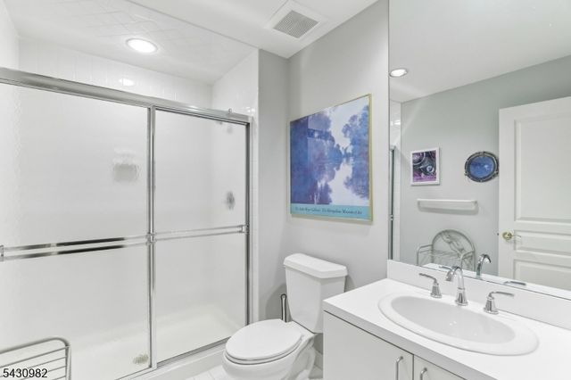 4 Fordham Rd, Livingston Twp., NJ 07039