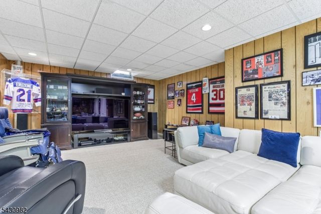 4 Fordham Rd, Livingston Twp., NJ 07039