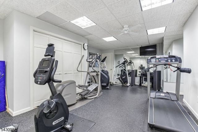 4 Fordham Rd, Livingston Twp., NJ 07039