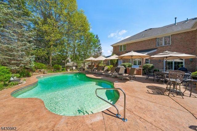 4 Fordham Rd, Livingston Twp., NJ 07039