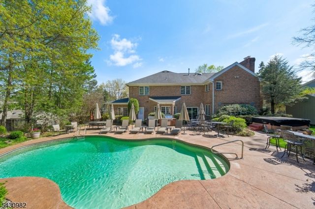 4 Fordham Rd, Livingston Twp., NJ 07039