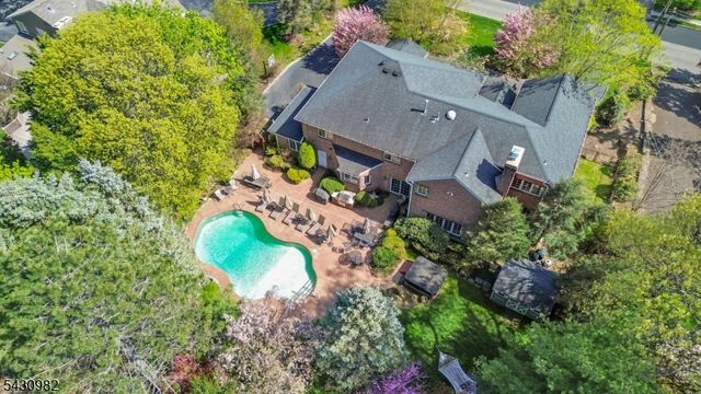 4 Fordham Rd, Livingston Twp., NJ 07039