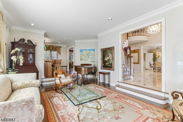 4 Fordham Rd, Livingston Twp., NJ 07039