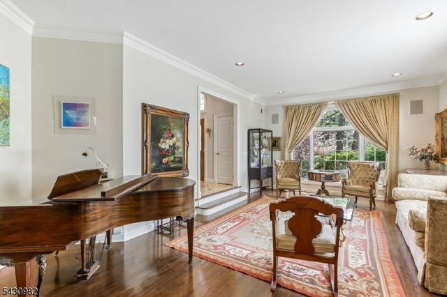 4 Fordham Rd, Livingston Twp., NJ 07039