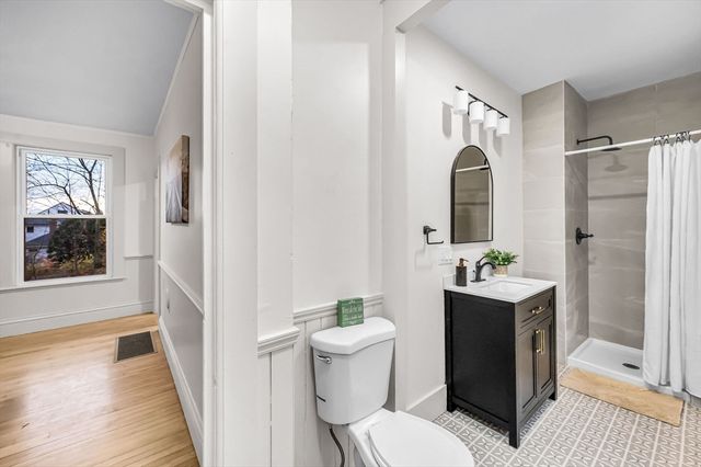 48 Gray St, Amherst, MA 01002