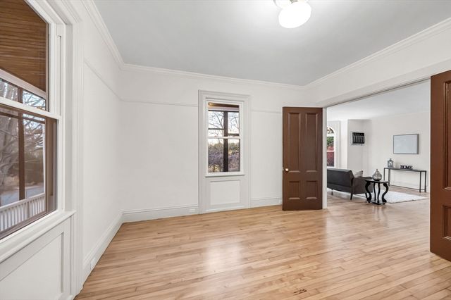 48 Gray St, Amherst, MA 01002