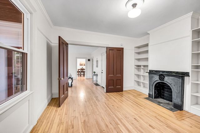 48 Gray St, Amherst, MA 01002