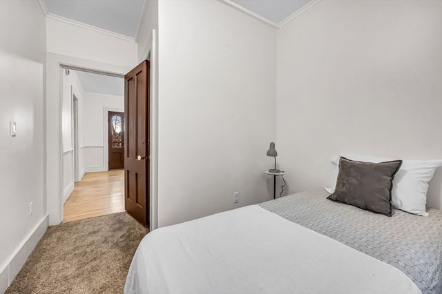 48 Gray St, Amherst, MA 01002