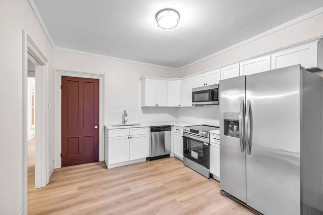 48 Gray St, Amherst, MA 01002