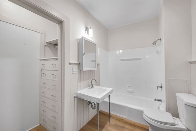 48 Gray St, Amherst, MA 01002