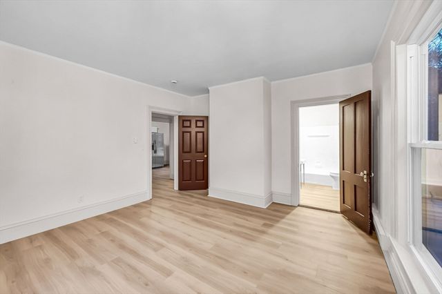 48 Gray St, Amherst, MA 01002