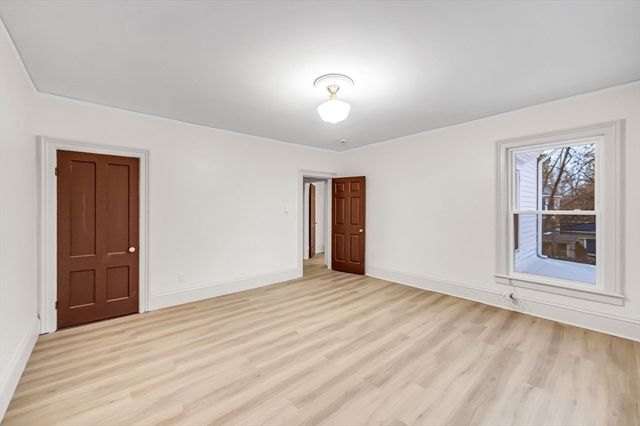 48 Gray St, Amherst, MA 01002