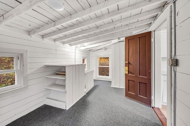 48 Gray St, Amherst, MA 01002