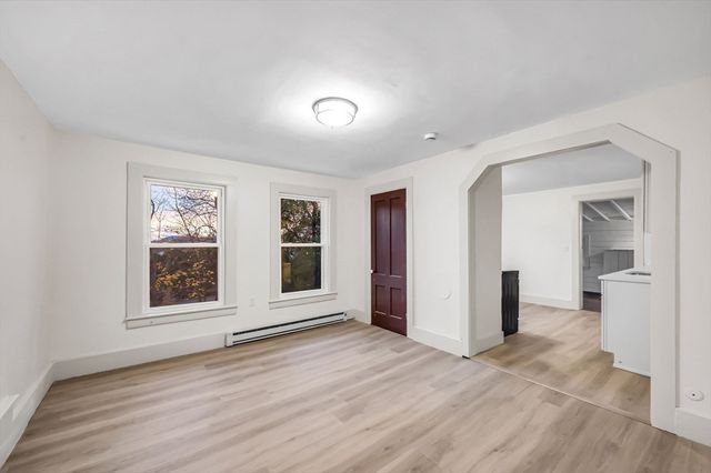 48 Gray St, Amherst, MA 01002