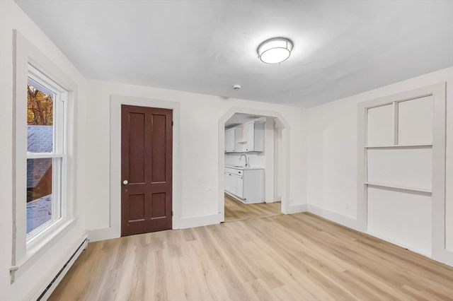 48 Gray St, Amherst, MA 01002