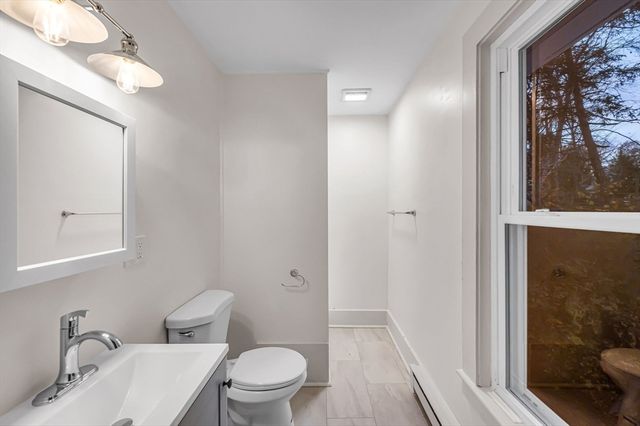 48 Gray St, Amherst, MA 01002