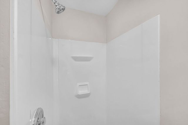 48 Gray St, Amherst, MA 01002